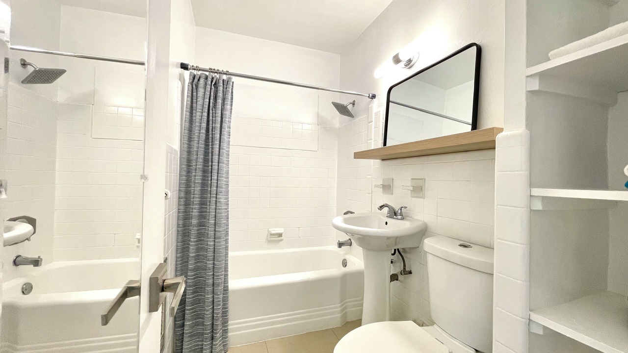 Photo of Bathroom in Dolphin Isles
