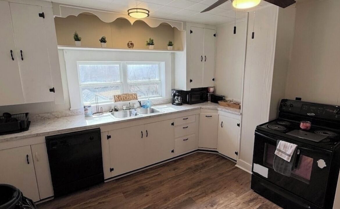 Photo of Kitchen in Eminence