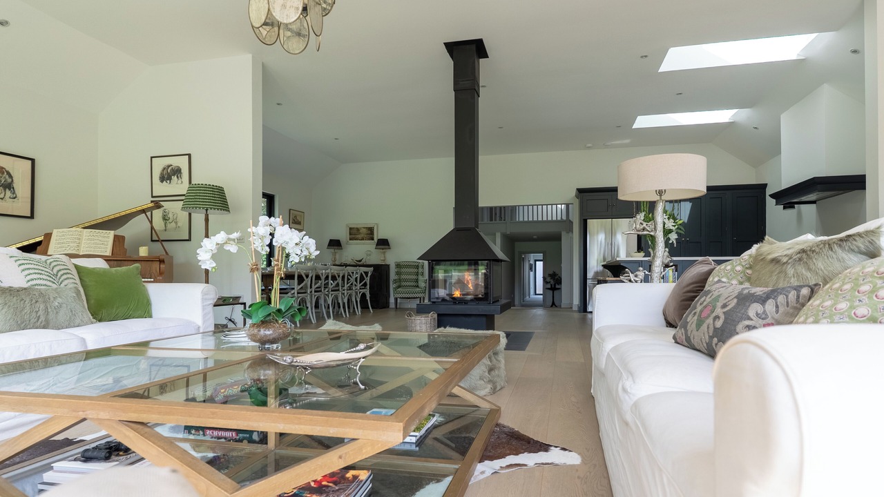 Photo of Livingroom in South Cadbury