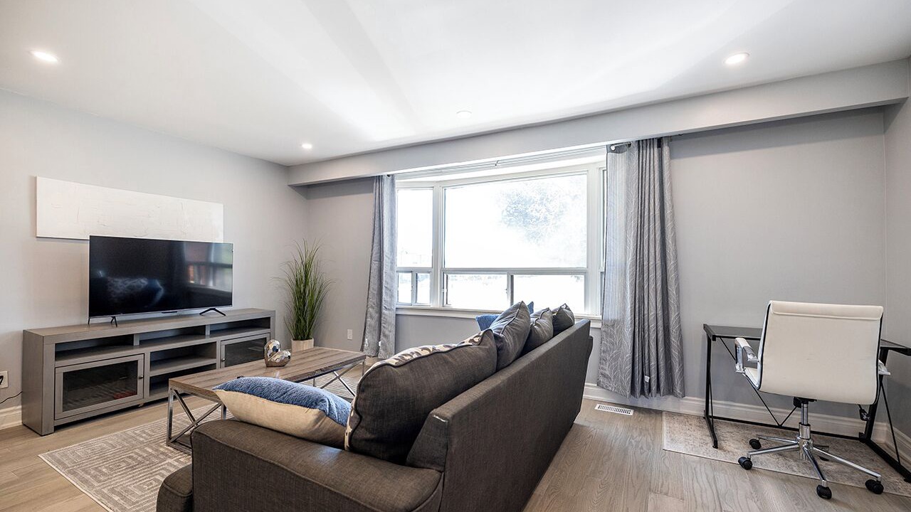 Photo of Livingroom in Lakeview