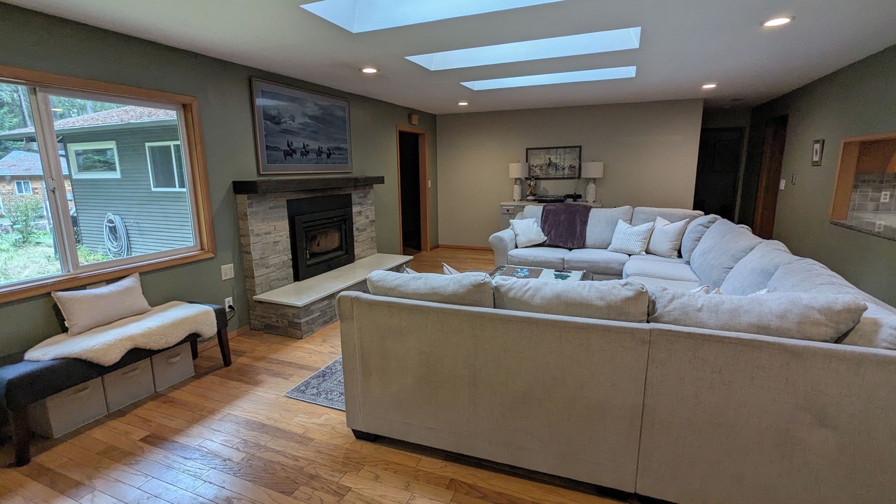 Photo of Livingroom in Langley