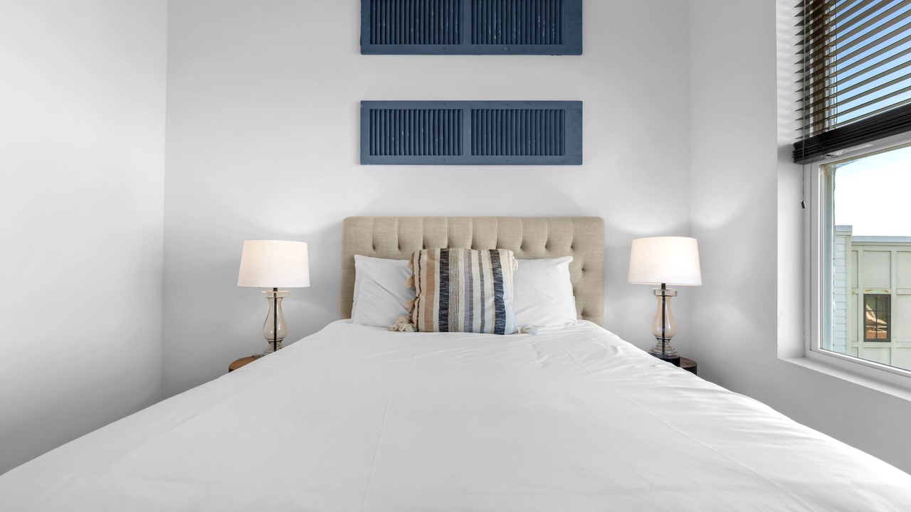 Photo of Bedroom in Hillsboro West End