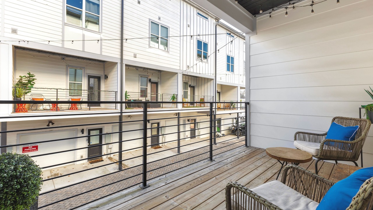 Photo of Patio Balcony in Hillsboro West End
