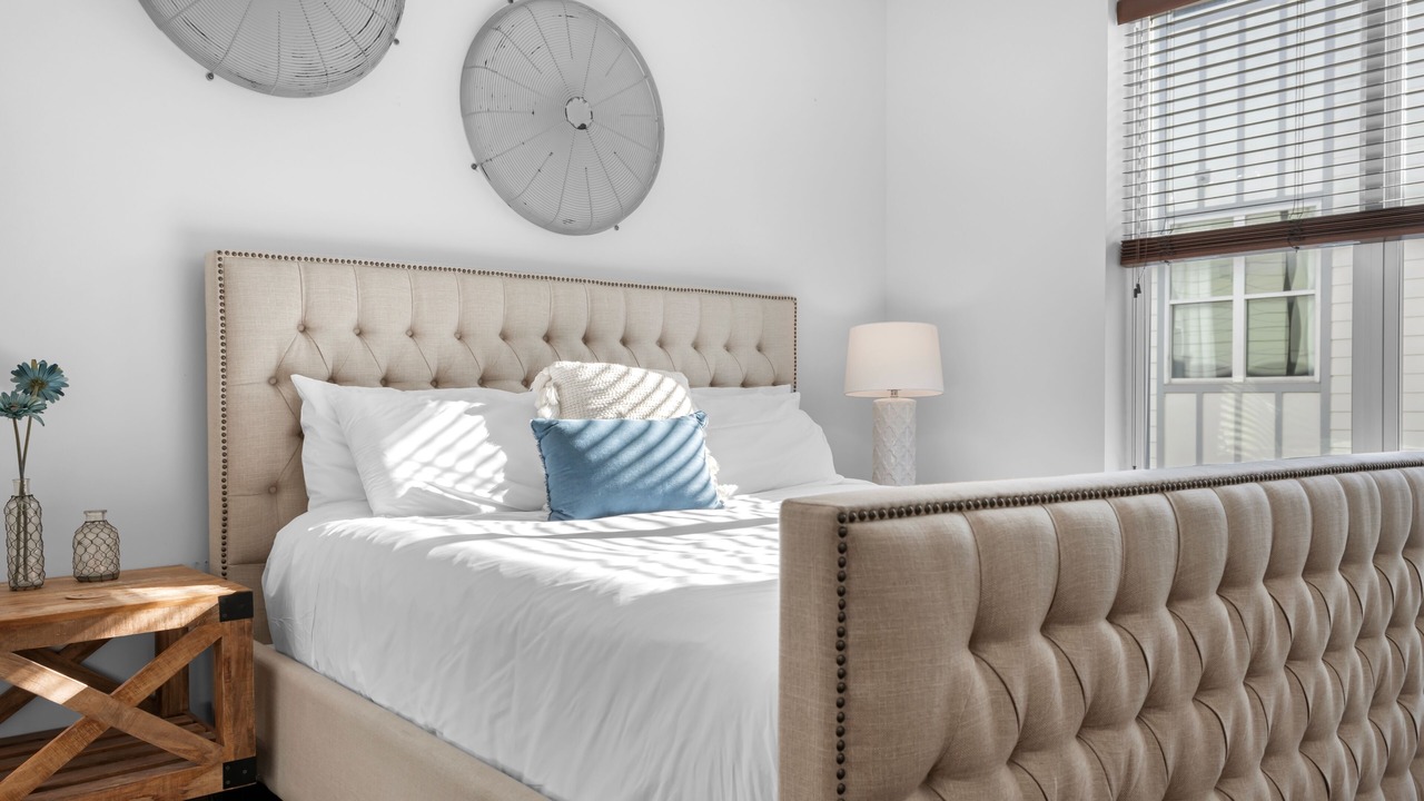 Photo of Bedroom in Hillsboro West End