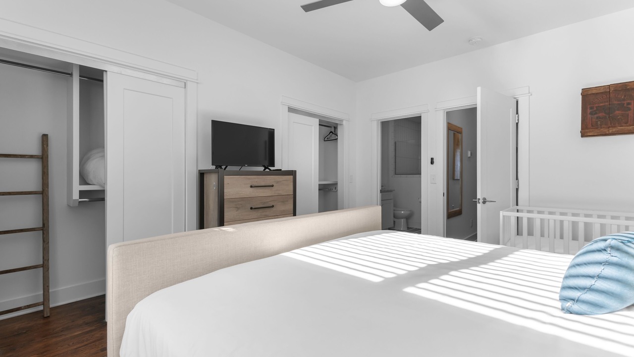 Photo of Bedroom in Hillsboro West End