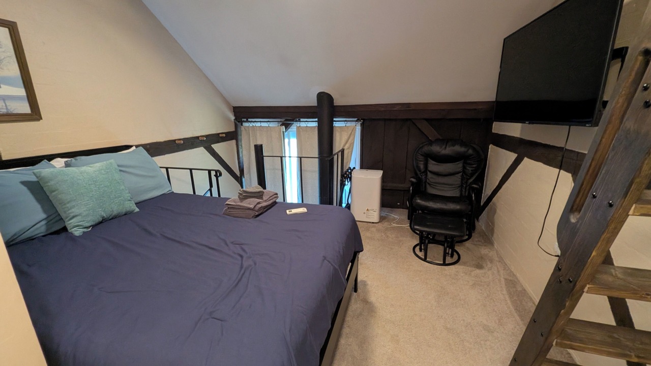 Photo of Bedroom in Blodgett Mills