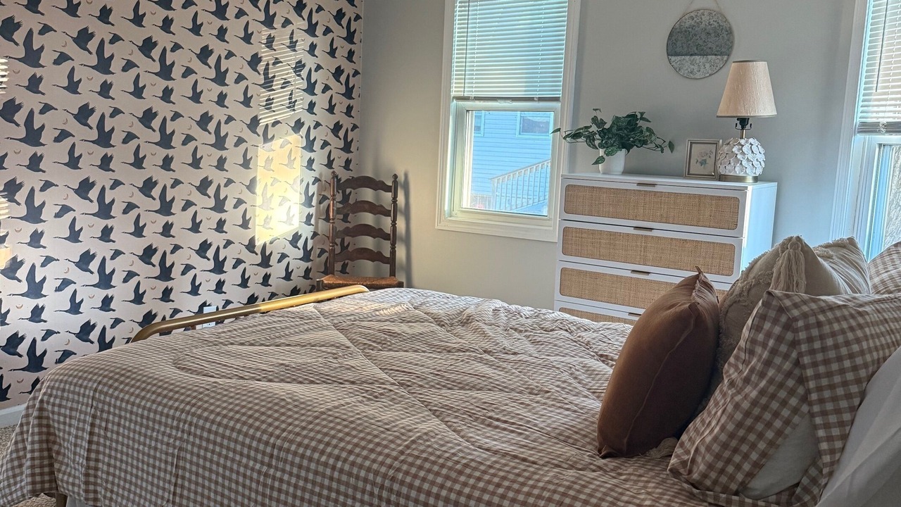Photo of Bedroom in Lakeview