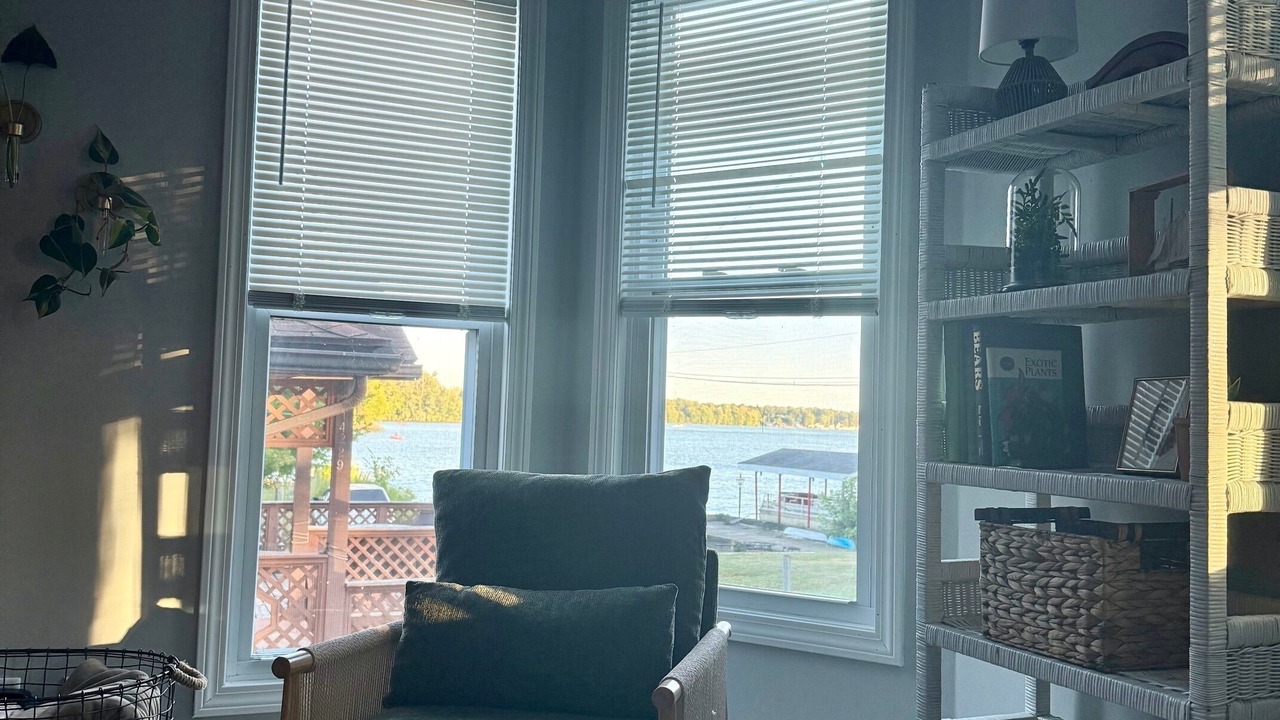 Photo of Livingroom in Lakeview