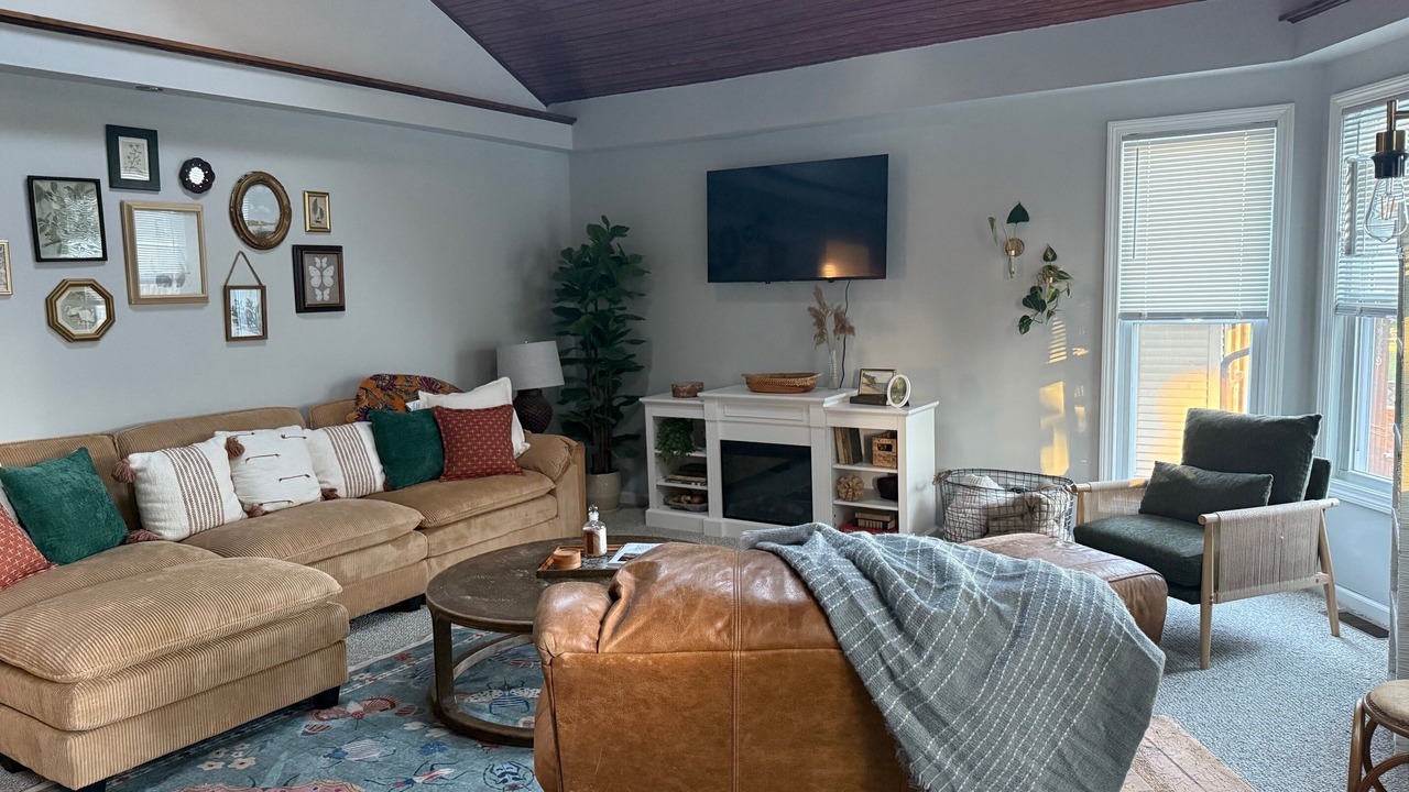 Photo of Livingroom in Lakeview