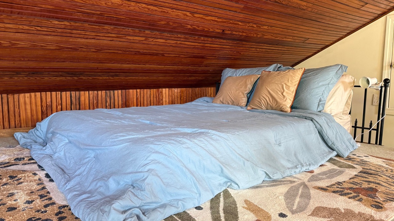 Photo of Bedroom in Lakeview