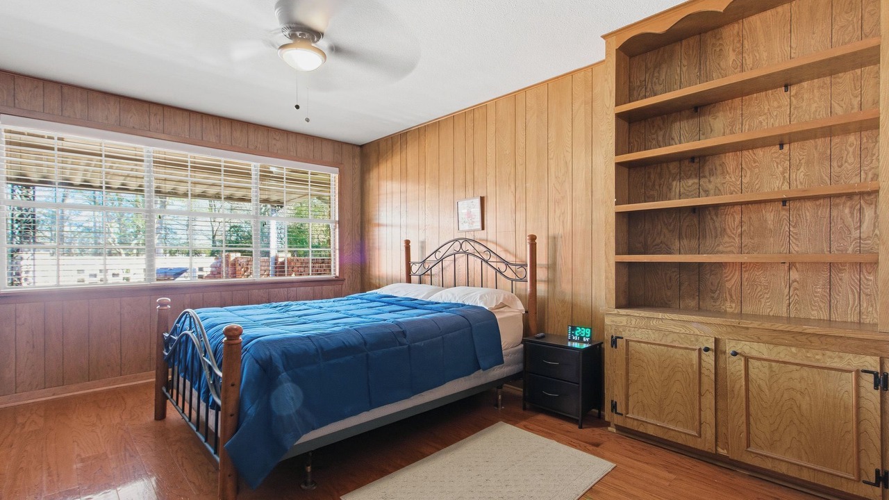 Photo of Bedroom in Broadmoor