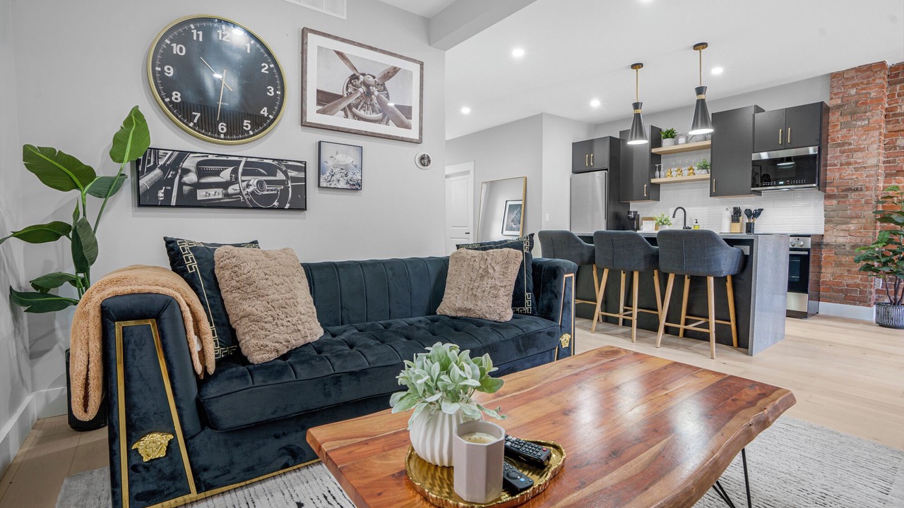 Photo of Livingroom in Chatham-Kent