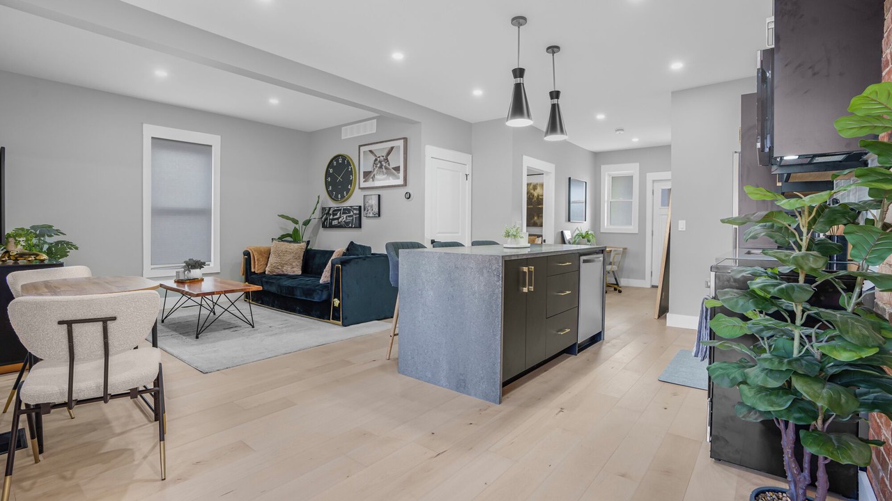 Photo of Livingroom in Chatham-Kent