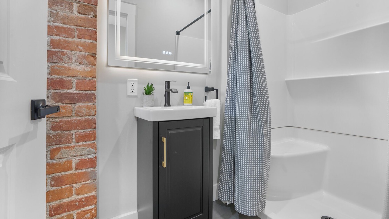 Photo of Bathroom in Chatham-Kent