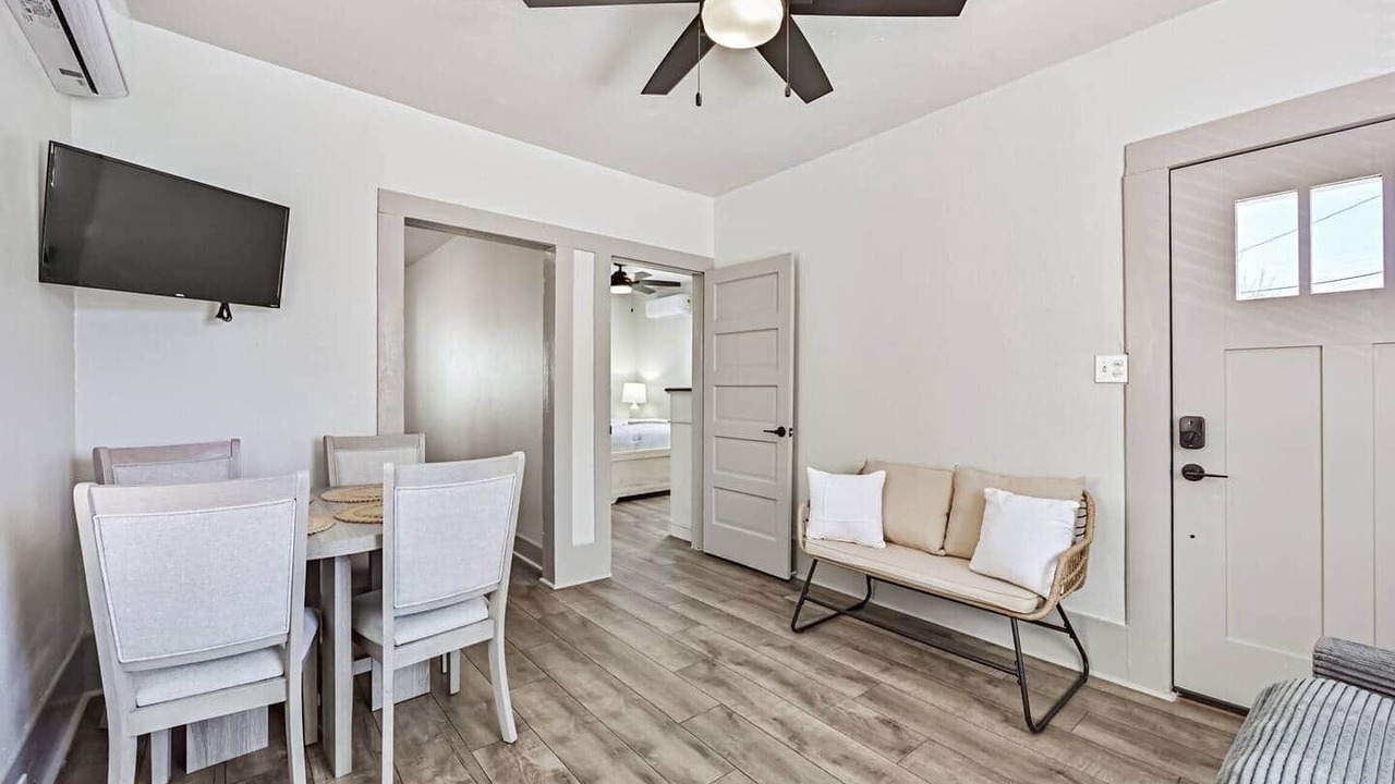 Photo of Livingroom in South Houston