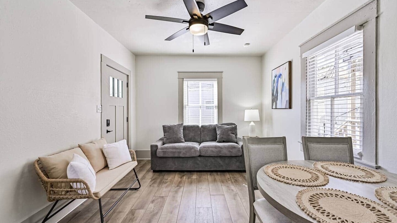 Photo of Livingroom in South Houston