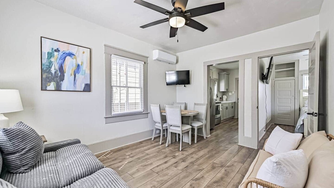 Photo of Livingroom in South Houston