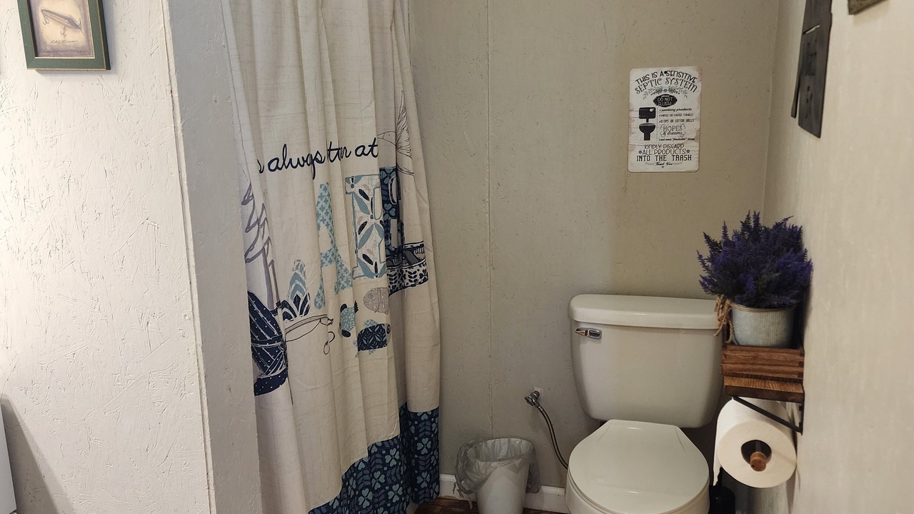 Photo of Bathroom in Crosbyton