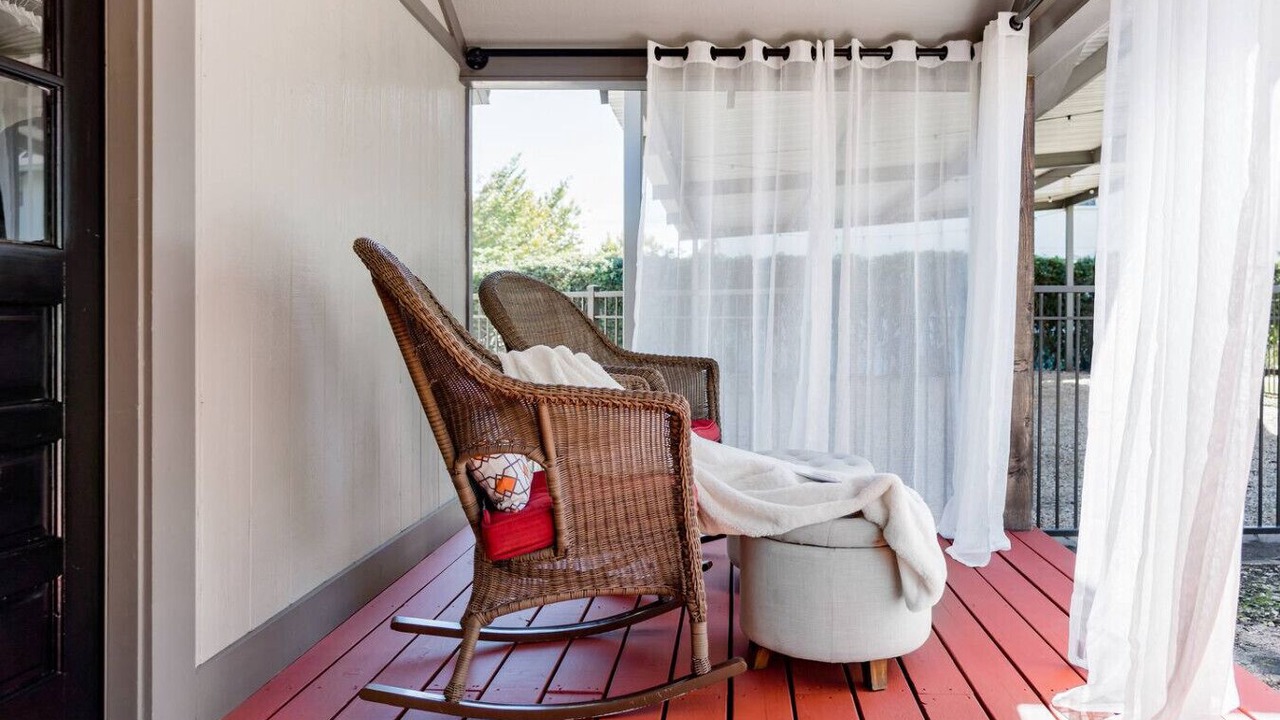 Photo of Patio Balcony in Oak Lawn