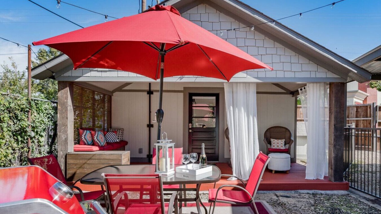 Photo of Outdoor in Oak Lawn