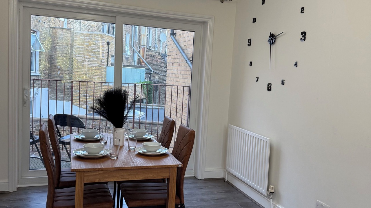 Photo of Others in Canonbury