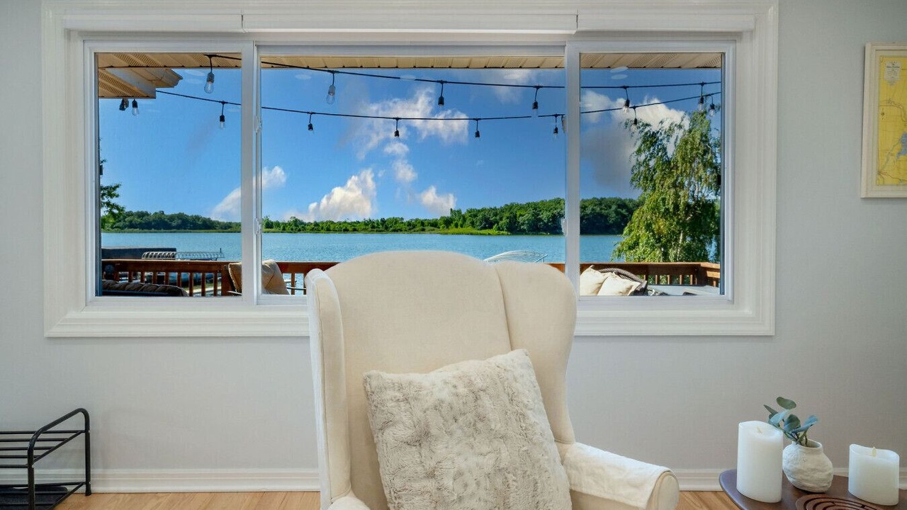 Photo of Livingroom in Fox Lake