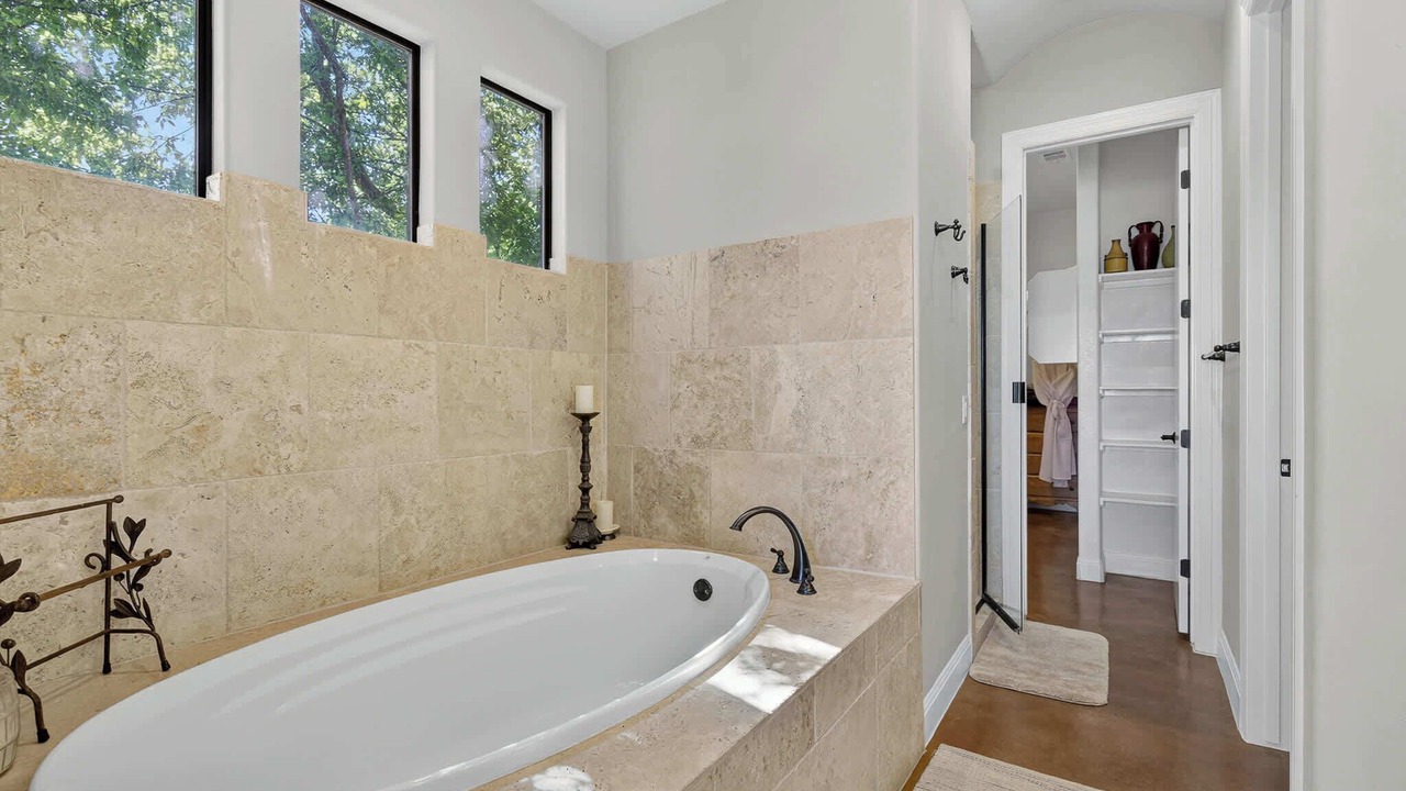 Photo of Bathroom in Kingsland