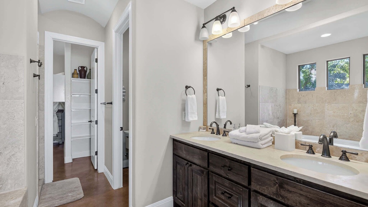 Photo of Bathroom in Kingsland
