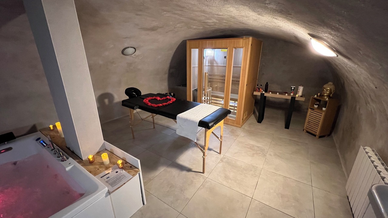 Photo of Others in Dallet