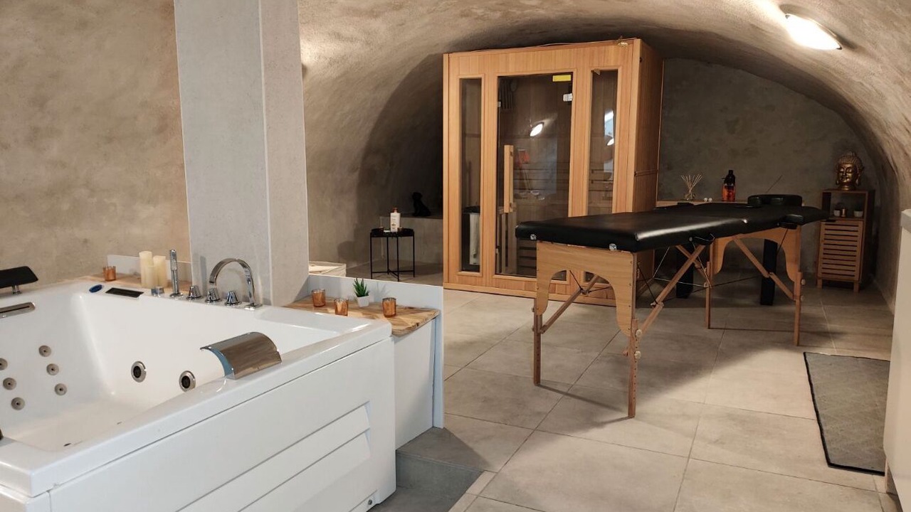 Photo of Others in Dallet