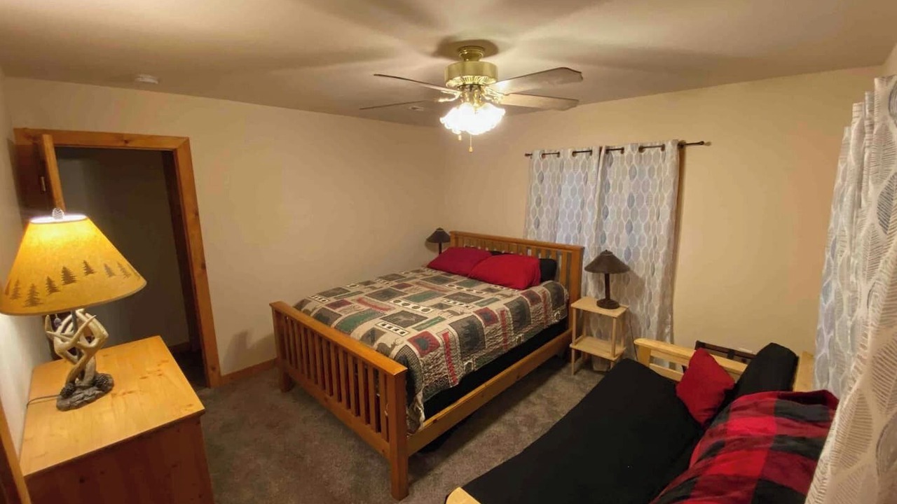 Photo of Bedroom in Running Springs