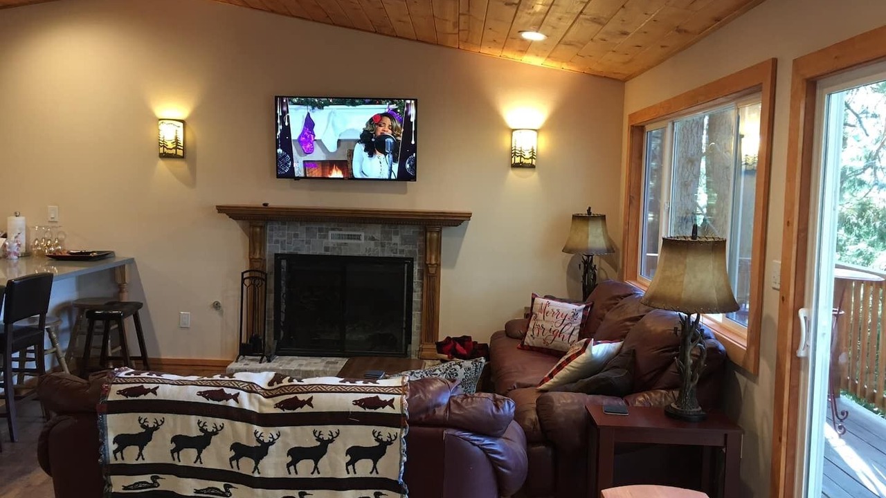 Photo of Livingroom in Running Springs