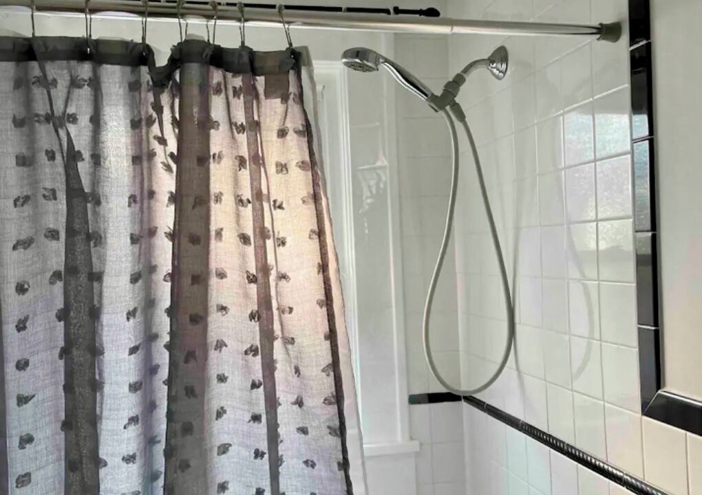 Photo of Bathroom in Commerce