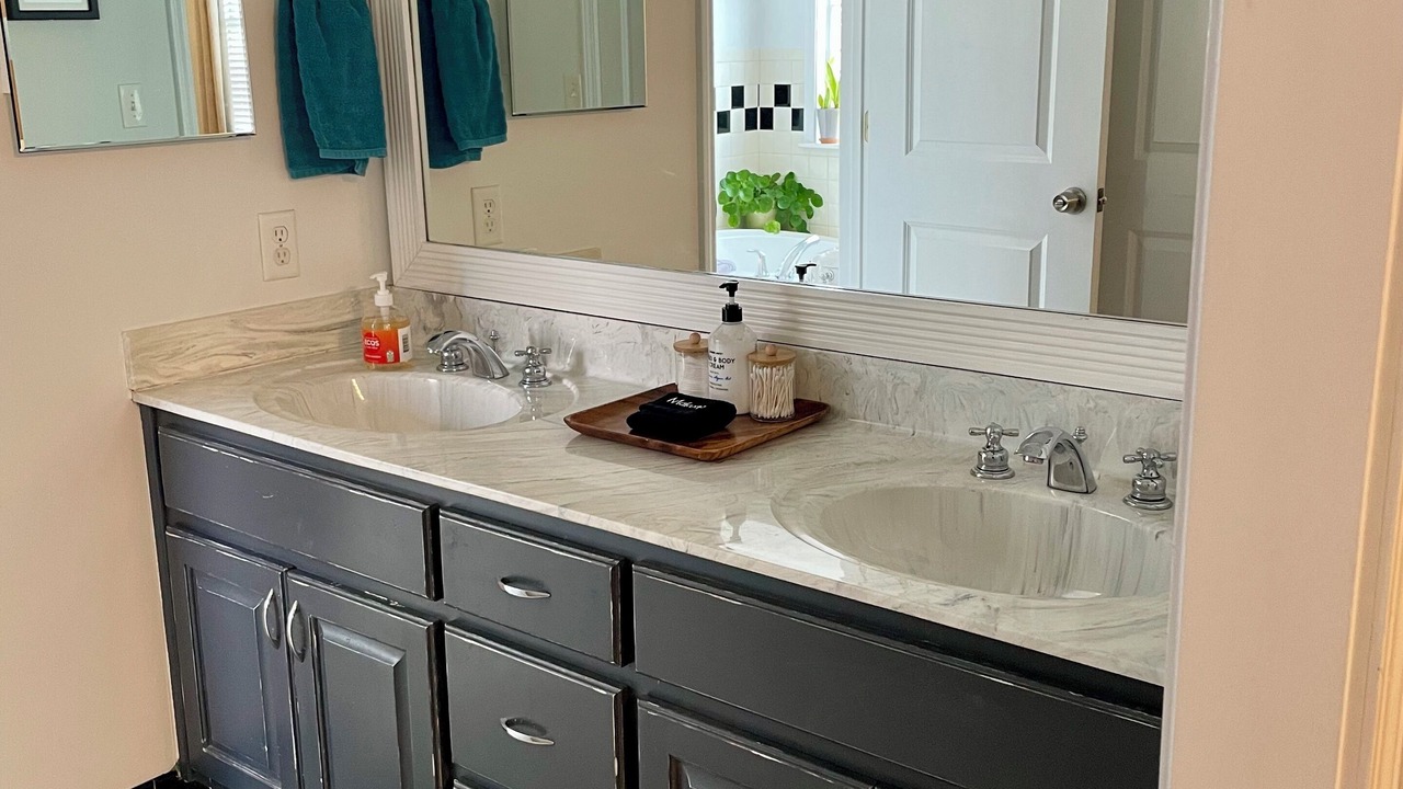 Photo of Bathroom in Commerce