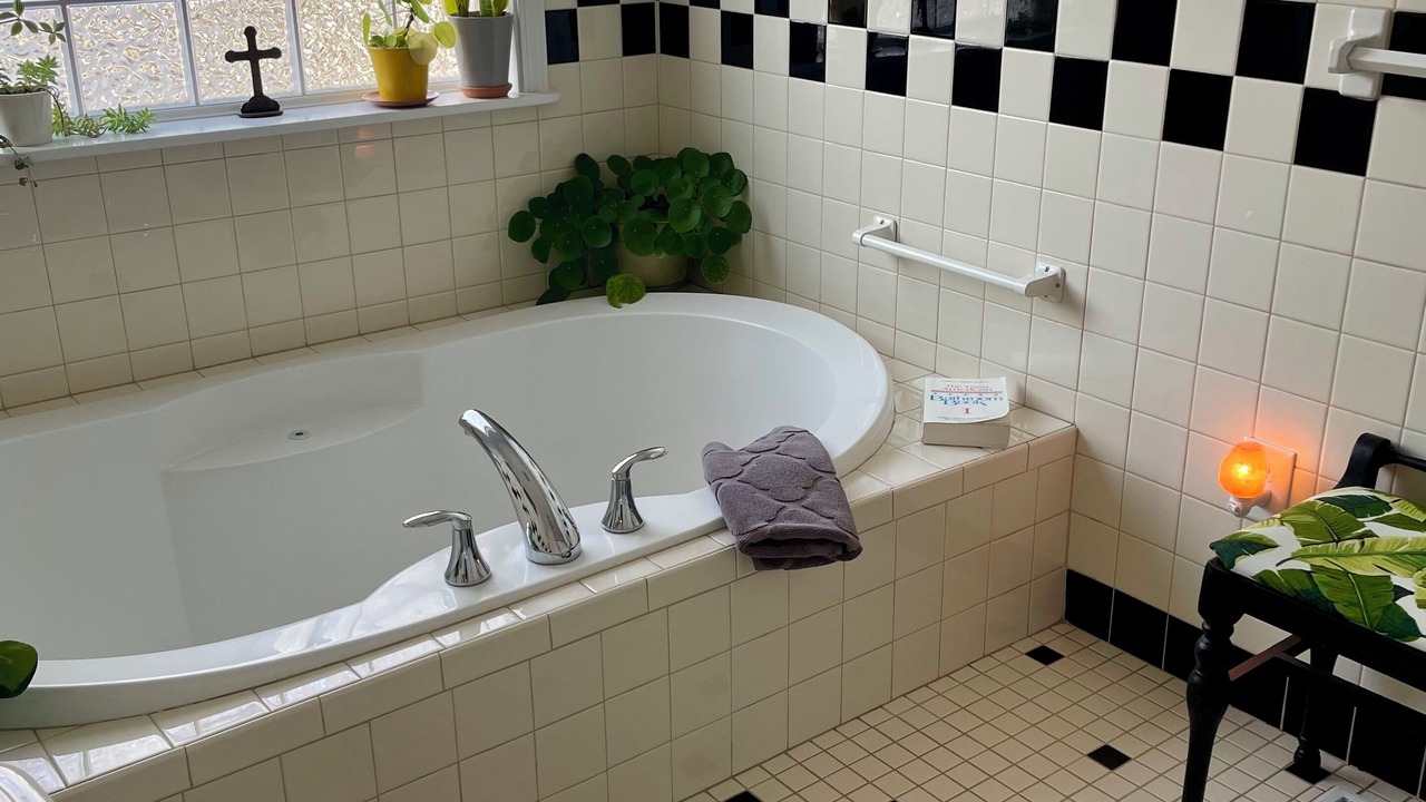 Photo of Bathroom in Commerce