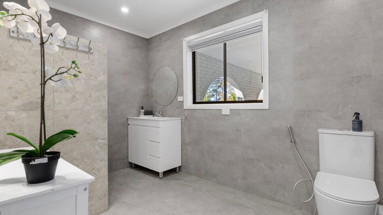 Photo of Bathroom in Buff Point