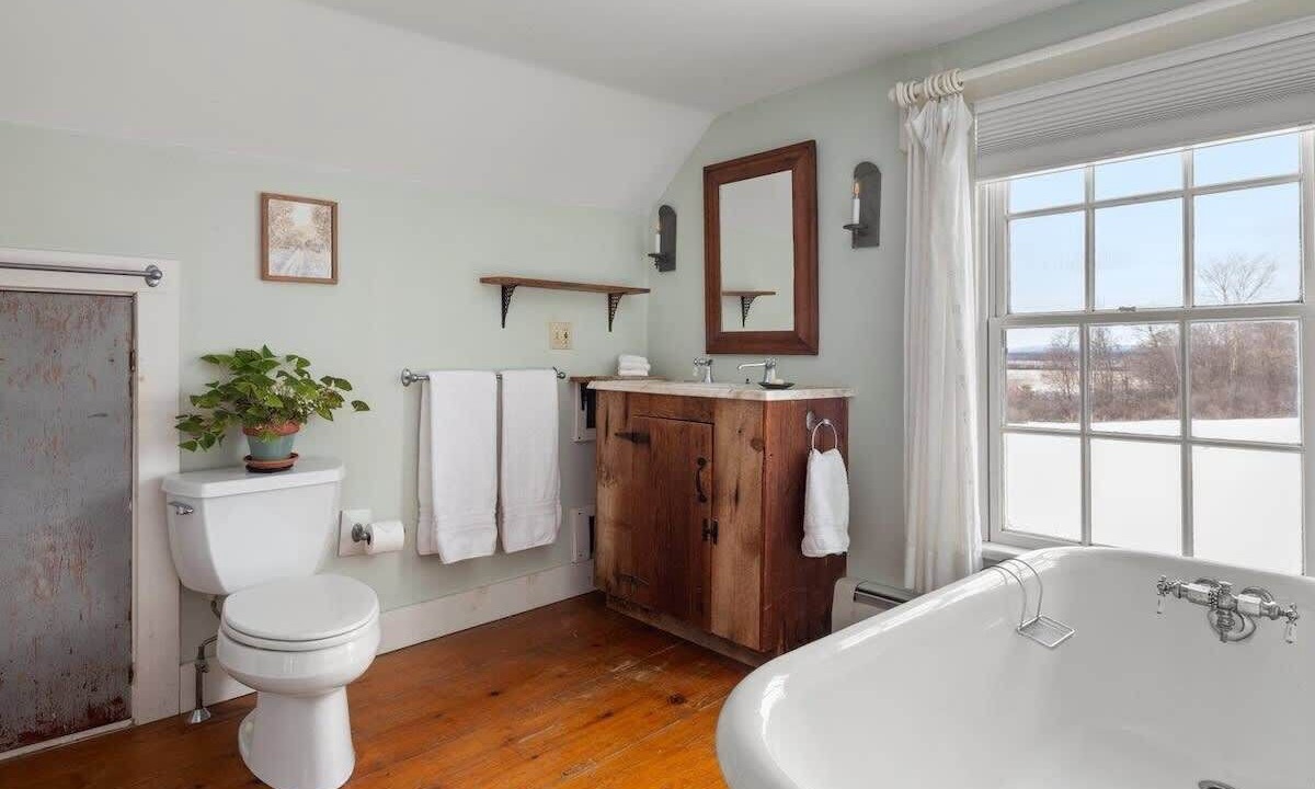 Photo of Bathroom in Addison