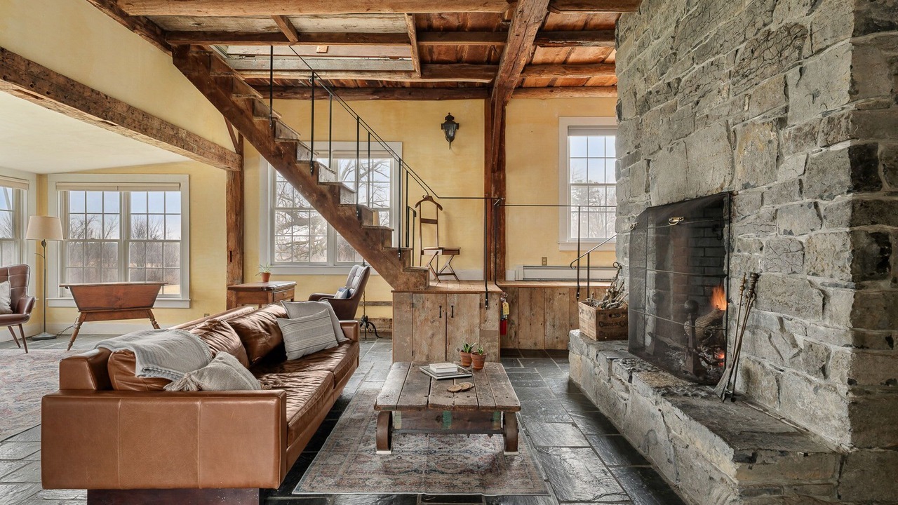 Photo of Livingroom in Addison