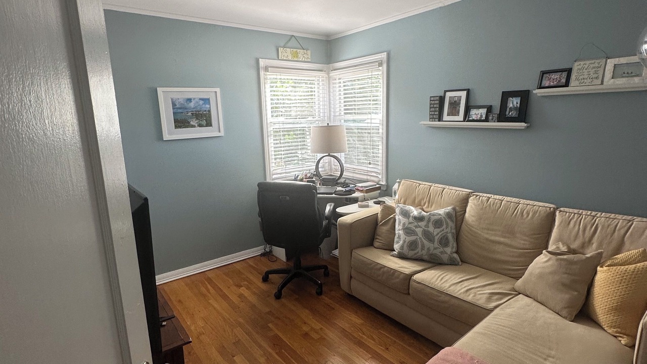 Photo of Livingroom in Hicksville