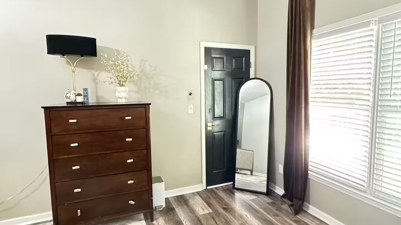 Photo of Others in Monroe