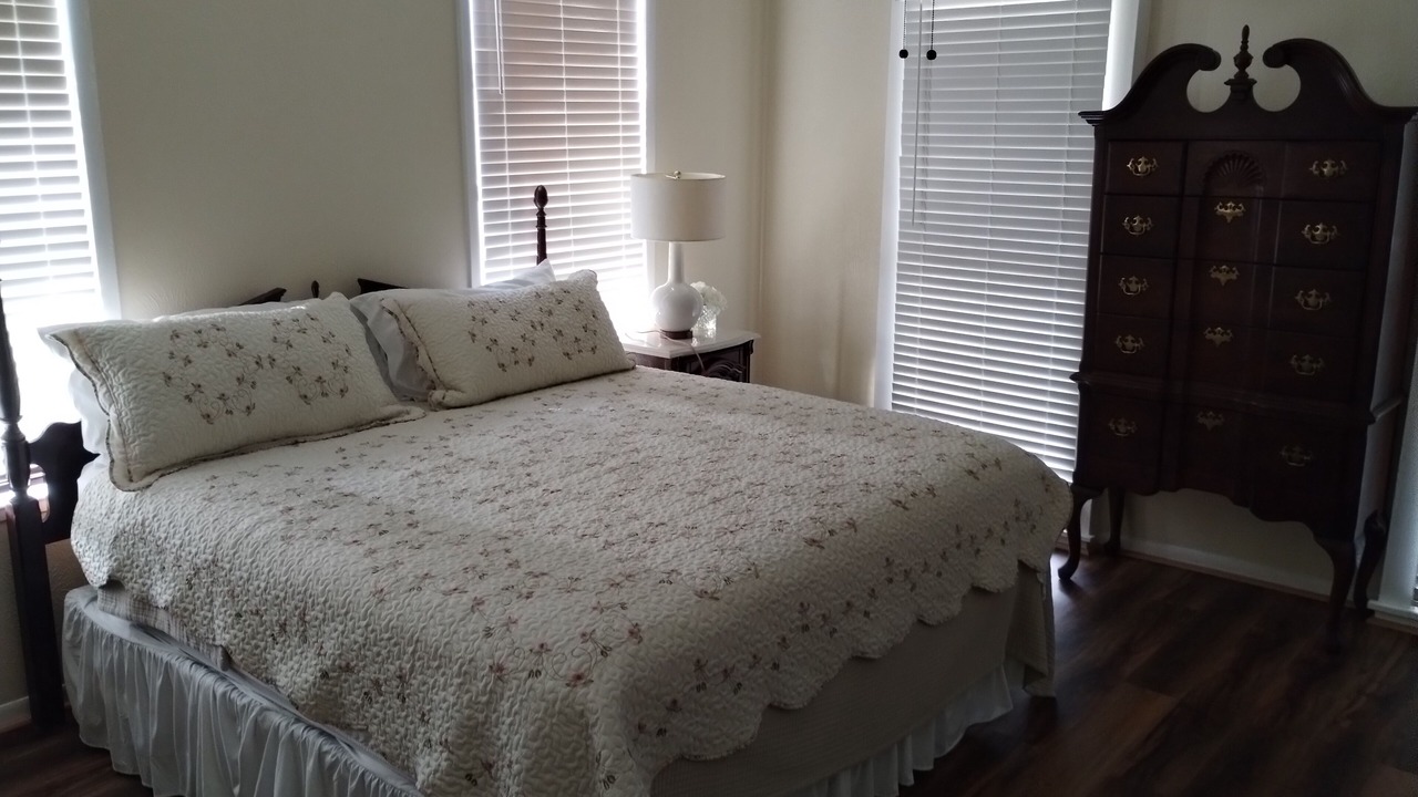 Photo of Bedroom in Hearne