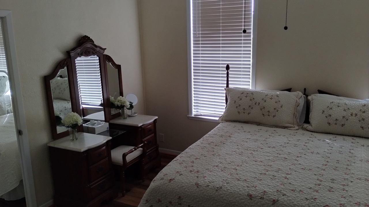 Photo of Bedroom in Hearne