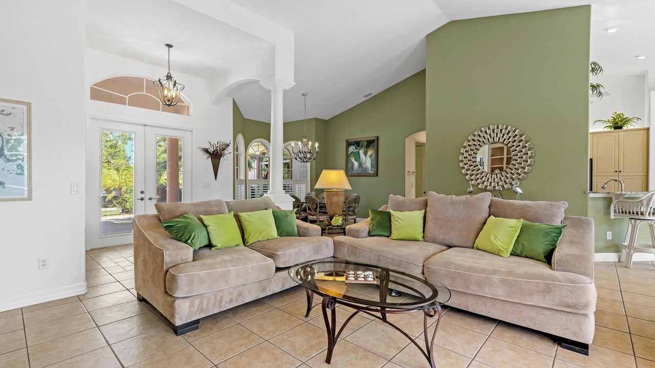 Photo of Livingroom in Pine Island Center