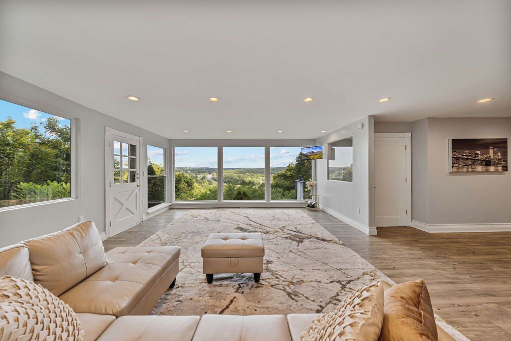 Photo of Others in Suffern