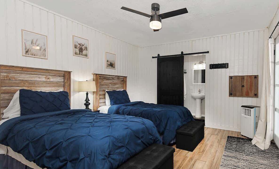 Photo of Bedroom in Centerville