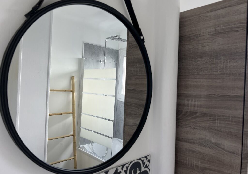 Photo of Bathroom in Calais City Center