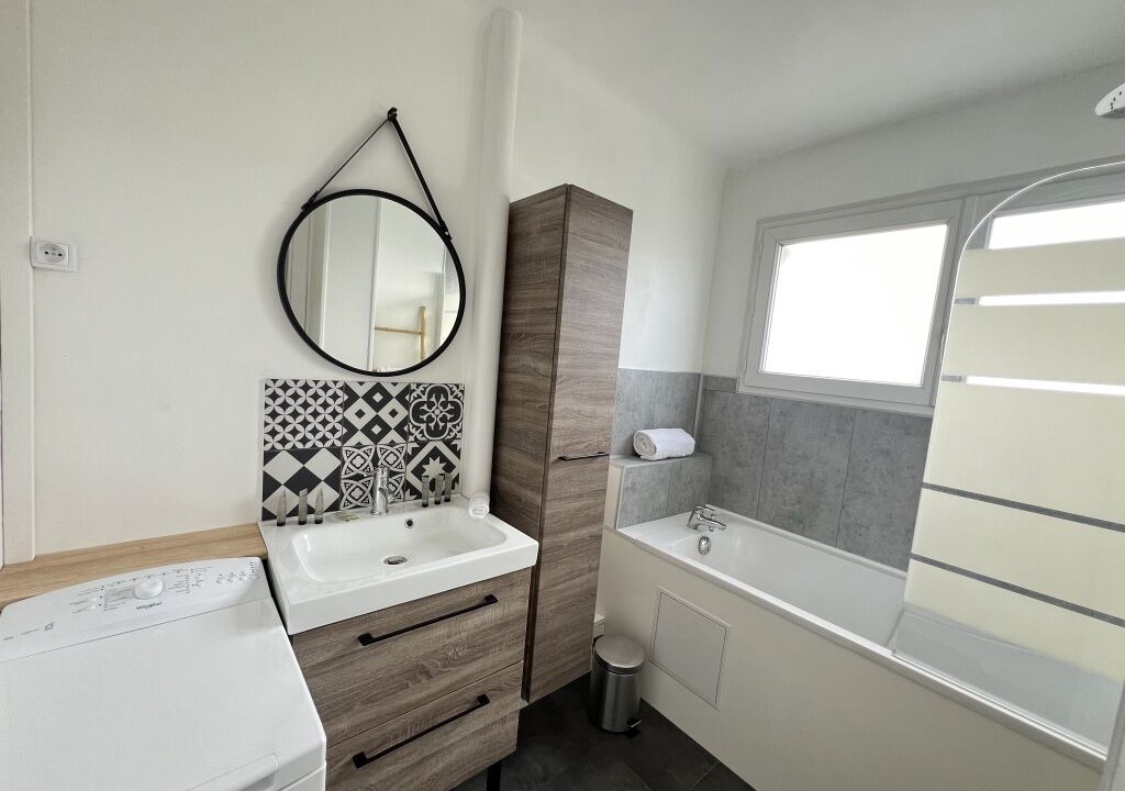 Photo of Bathroom in Calais City Center
