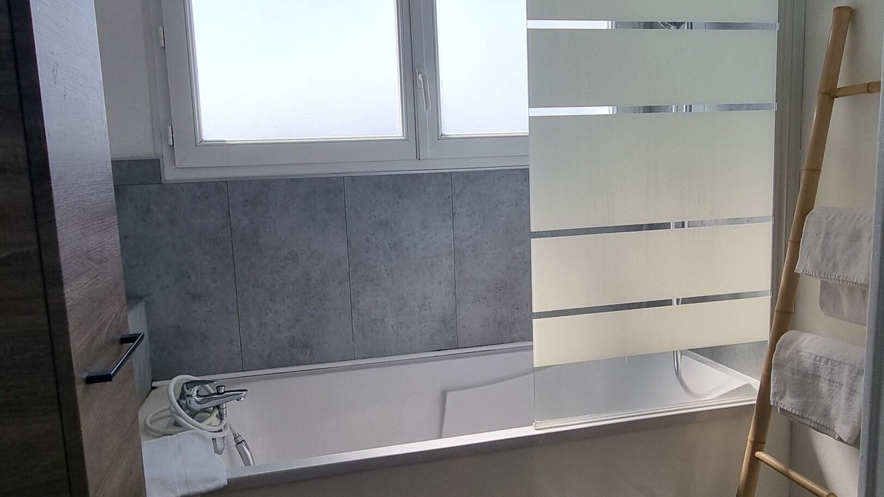 Photo of Bathroom in Calais City Center