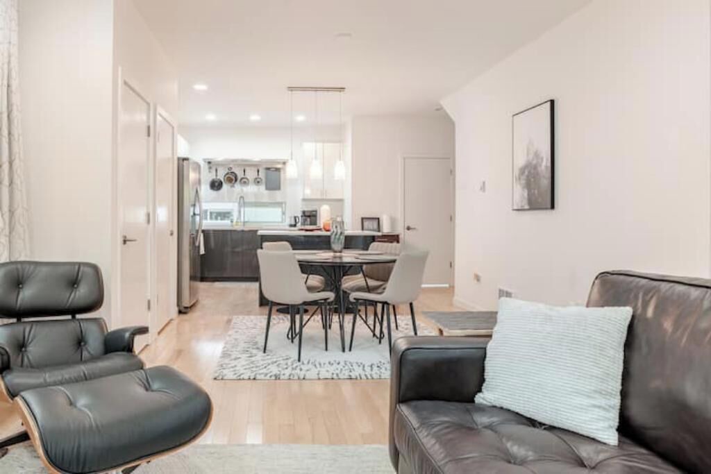 Photo of Livingroom in South Beacon Hill