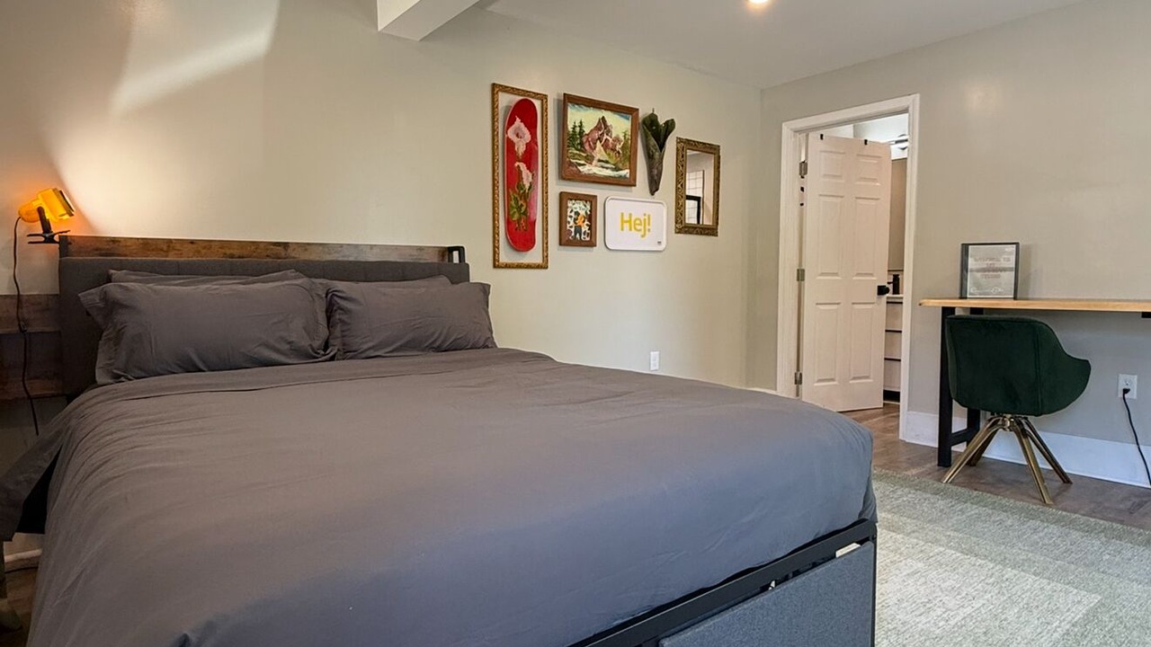 Photo of Bedroom in Lakeville